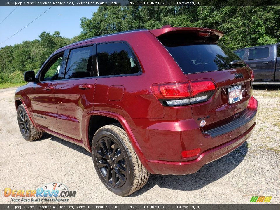 2019 Jeep Grand Cherokee Altitude 4x4 Velvet Red Pearl / Black Photo #4