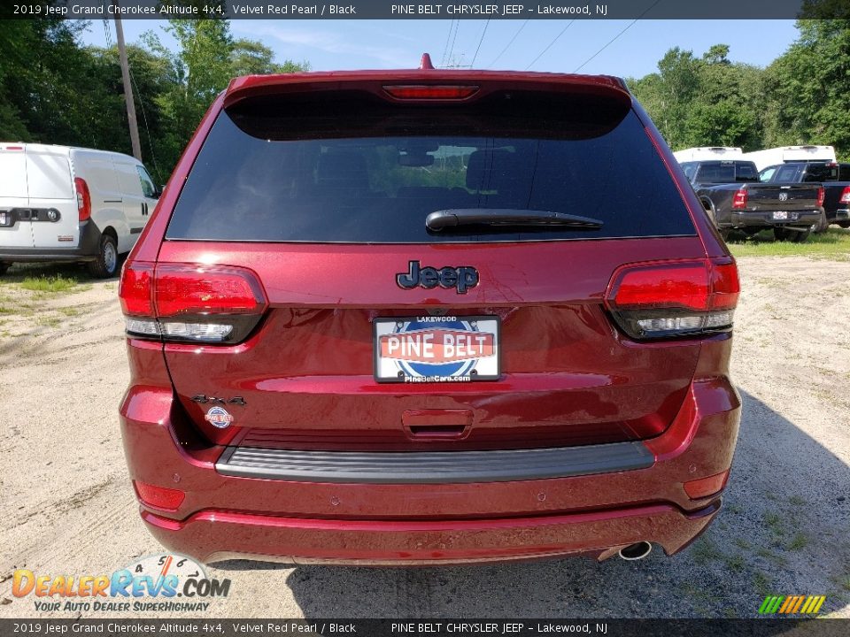 2019 Jeep Grand Cherokee Altitude 4x4 Velvet Red Pearl / Black Photo #5