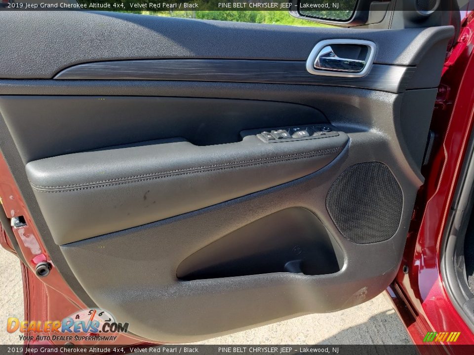 2019 Jeep Grand Cherokee Altitude 4x4 Velvet Red Pearl / Black Photo #8