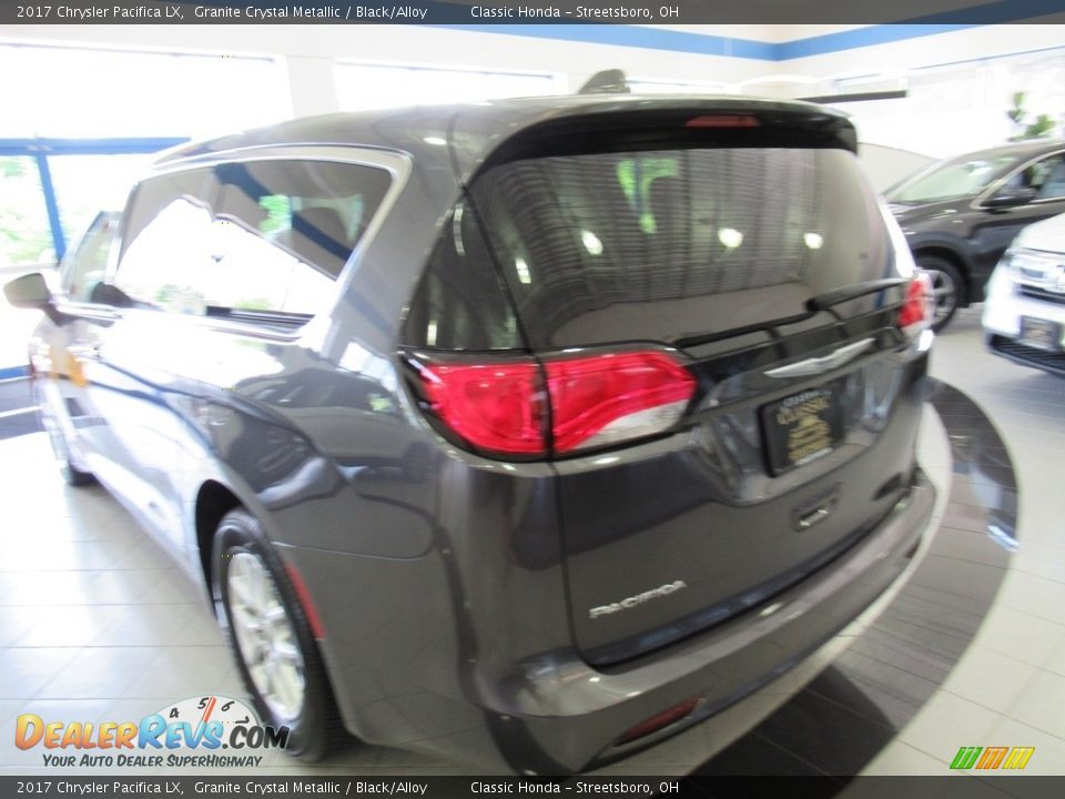 2017 Chrysler Pacifica LX Granite Crystal Metallic / Black/Alloy Photo #3