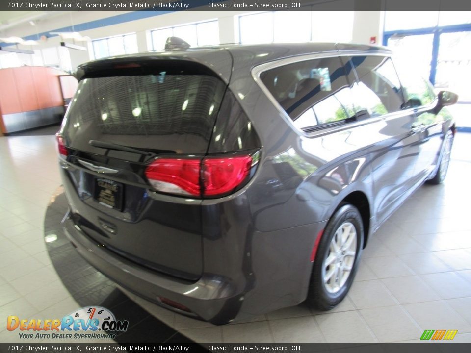 2017 Chrysler Pacifica LX Granite Crystal Metallic / Black/Alloy Photo #4