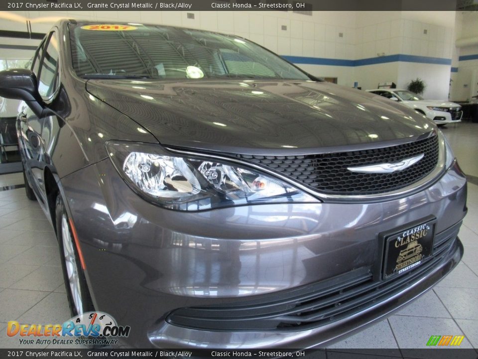2017 Chrysler Pacifica LX Granite Crystal Metallic / Black/Alloy Photo #12