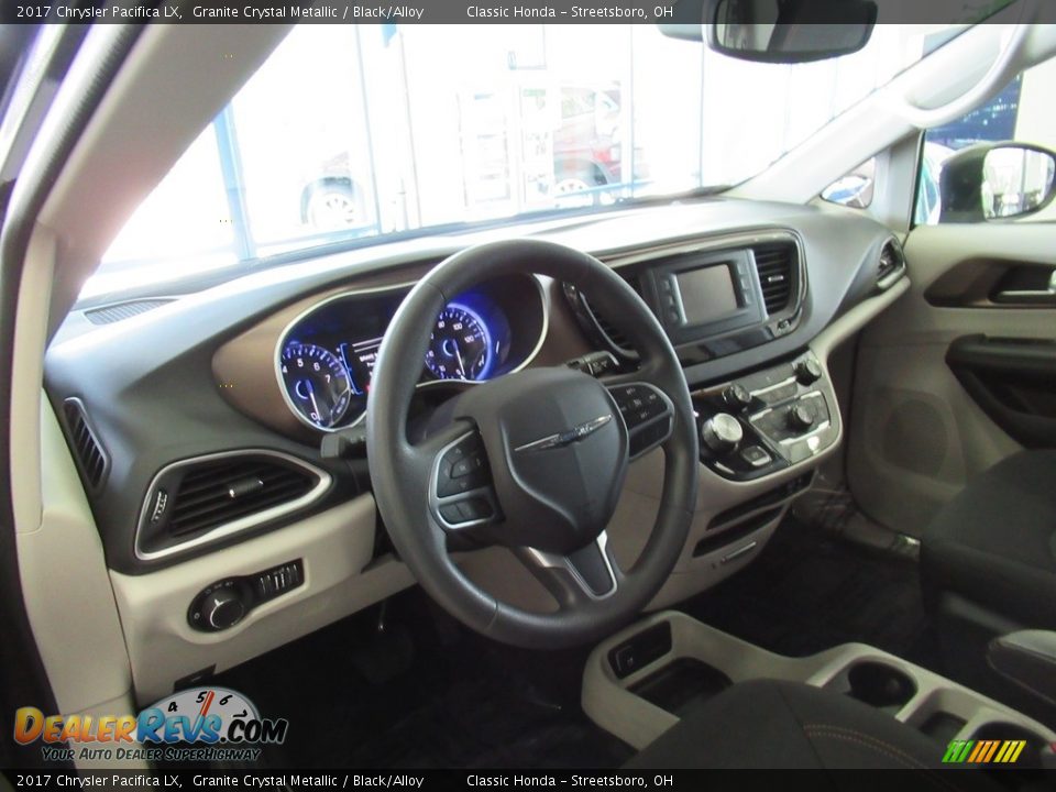 2017 Chrysler Pacifica LX Granite Crystal Metallic / Black/Alloy Photo #15