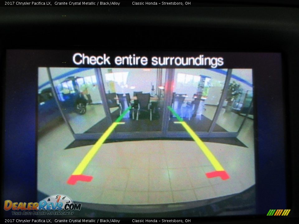 2017 Chrysler Pacifica LX Granite Crystal Metallic / Black/Alloy Photo #24