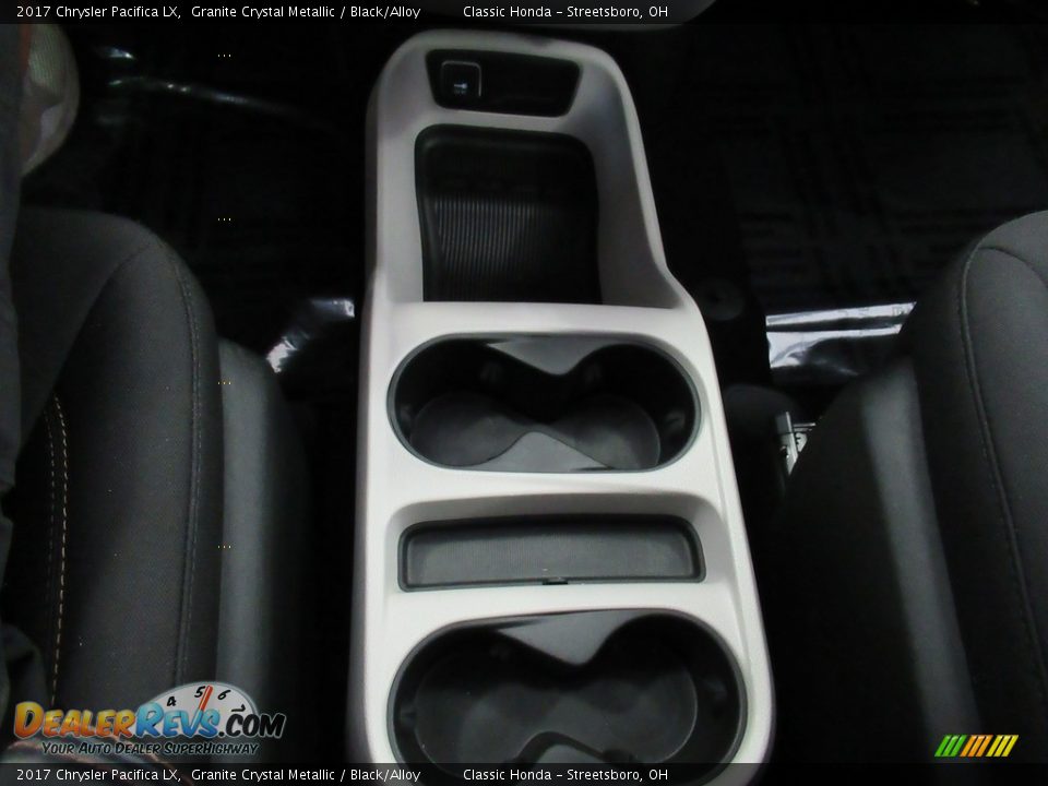2017 Chrysler Pacifica LX Granite Crystal Metallic / Black/Alloy Photo #29