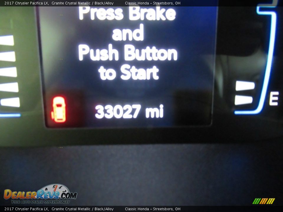2017 Chrysler Pacifica LX Granite Crystal Metallic / Black/Alloy Photo #30