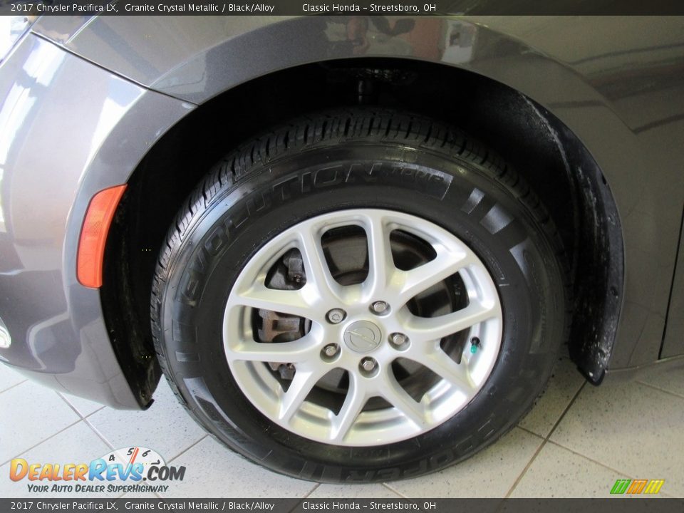 2017 Chrysler Pacifica LX Granite Crystal Metallic / Black/Alloy Photo #34