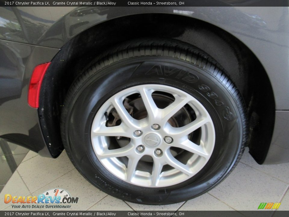 2017 Chrysler Pacifica LX Granite Crystal Metallic / Black/Alloy Photo #36
