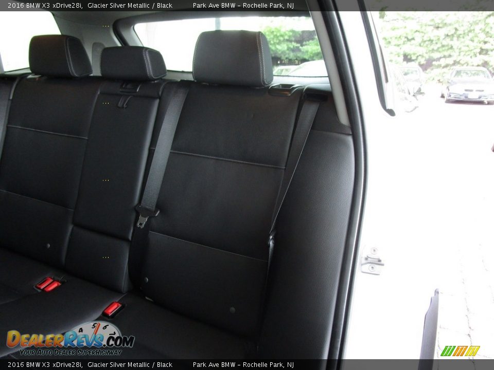 2016 BMW X3 xDrive28i Glacier Silver Metallic / Black Photo #12