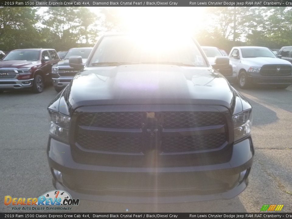 2019 Ram 1500 Classic Express Crew Cab 4x4 Diamond Black Crystal Pearl / Black/Diesel Gray Photo #8