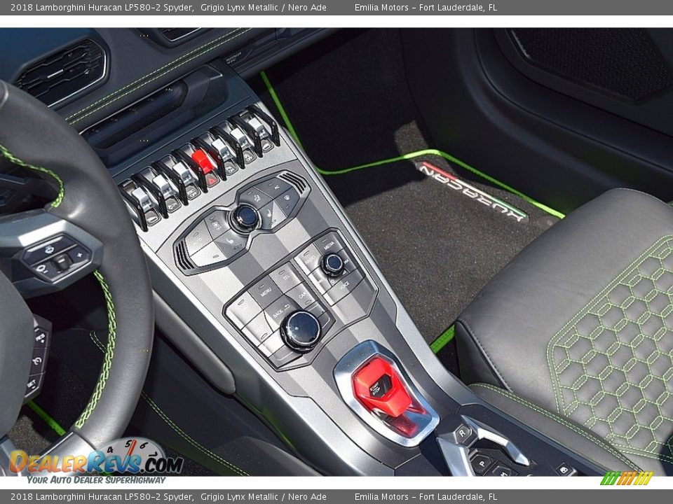Controls of 2018 Lamborghini Huracan LP580-2 Spyder Photo #40