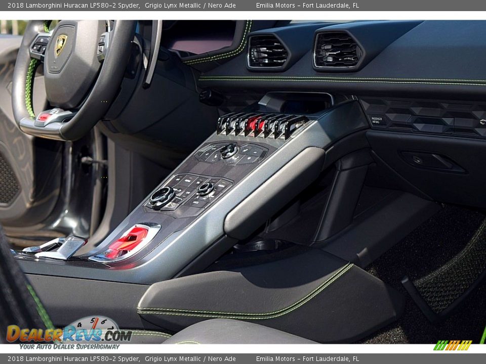 Controls of 2018 Lamborghini Huracan LP580-2 Spyder Photo #45