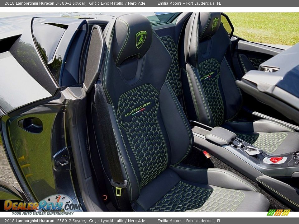 Front Seat of 2018 Lamborghini Huracan LP580-2 Spyder Photo #48