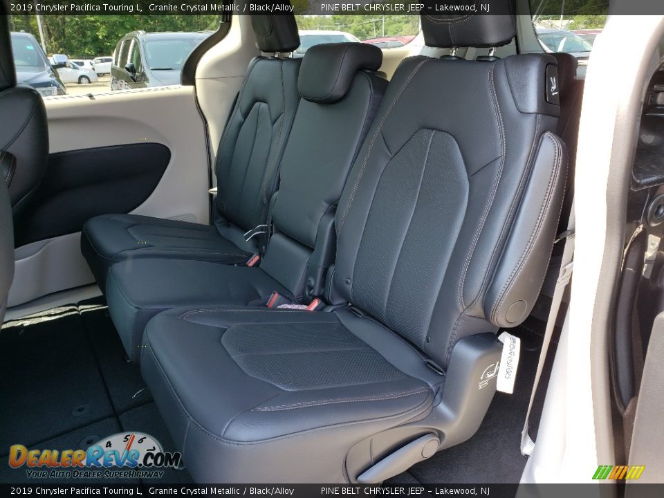 2019 Chrysler Pacifica Touring L Granite Crystal Metallic / Black/Alloy Photo #6