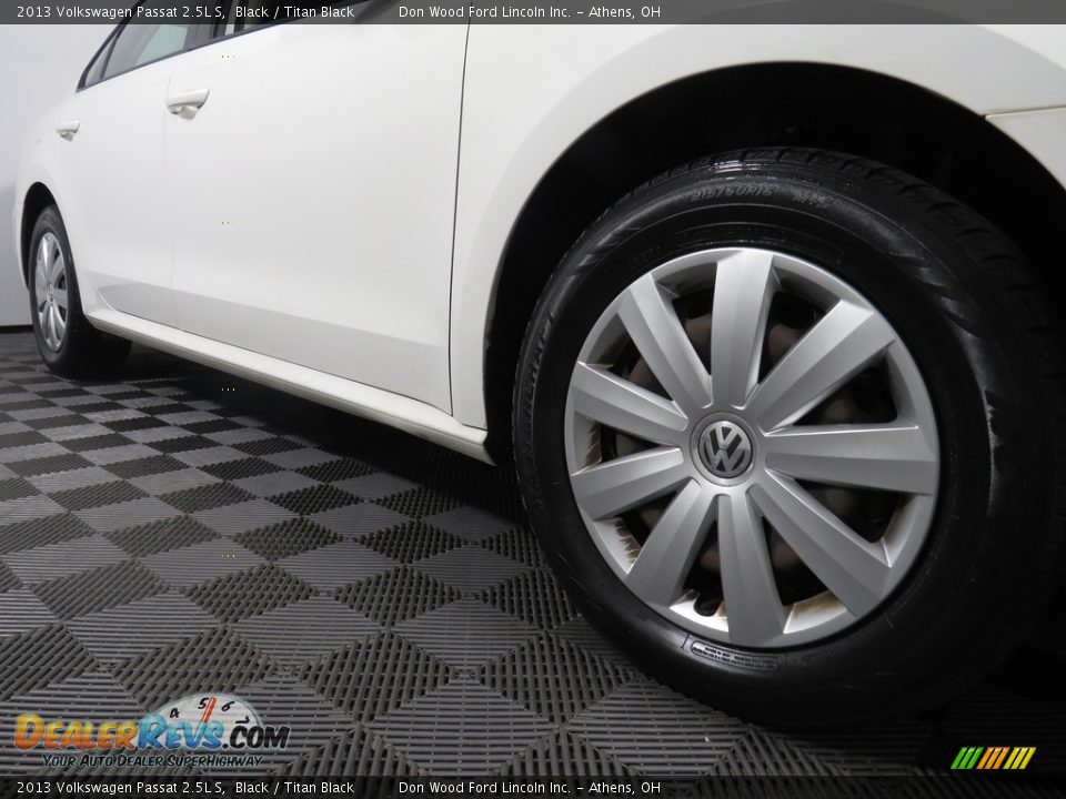 2013 Volkswagen Passat 2.5L S Black / Titan Black Photo #3
