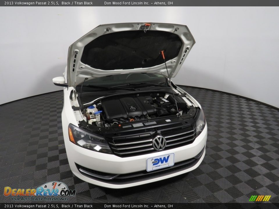 2013 Volkswagen Passat 2.5L S Black / Titan Black Photo #5