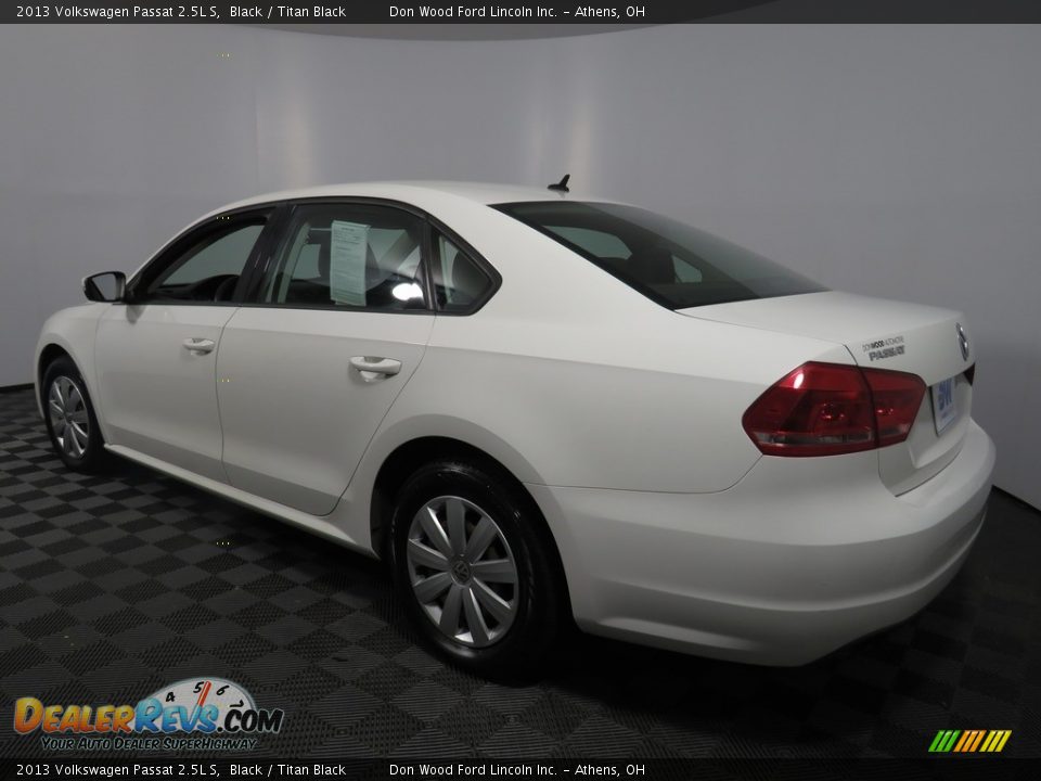 2013 Volkswagen Passat 2.5L S Black / Titan Black Photo #9