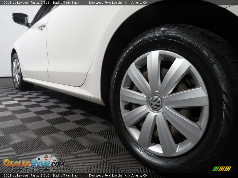 2013 Volkswagen Passat 2.5L S Black / Titan Black Photo #10