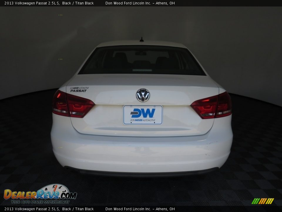 2013 Volkswagen Passat 2.5L S Black / Titan Black Photo #11