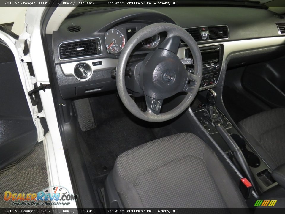 2013 Volkswagen Passat 2.5L S Black / Titan Black Photo #17