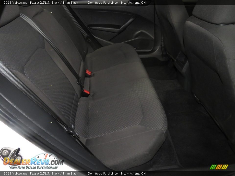 2013 Volkswagen Passat 2.5L S Black / Titan Black Photo #22