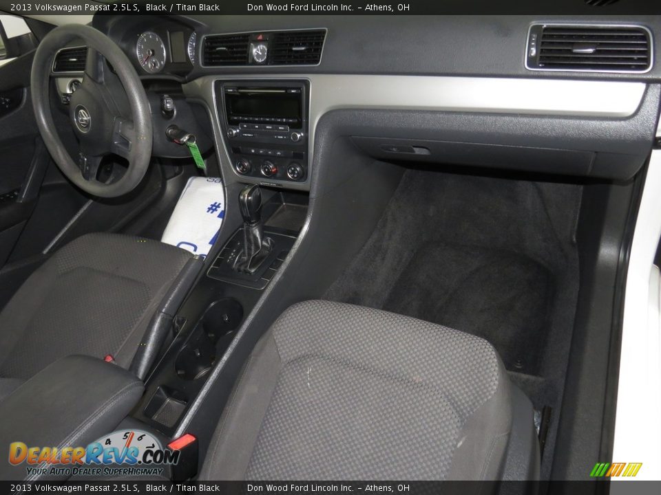 2013 Volkswagen Passat 2.5L S Black / Titan Black Photo #25