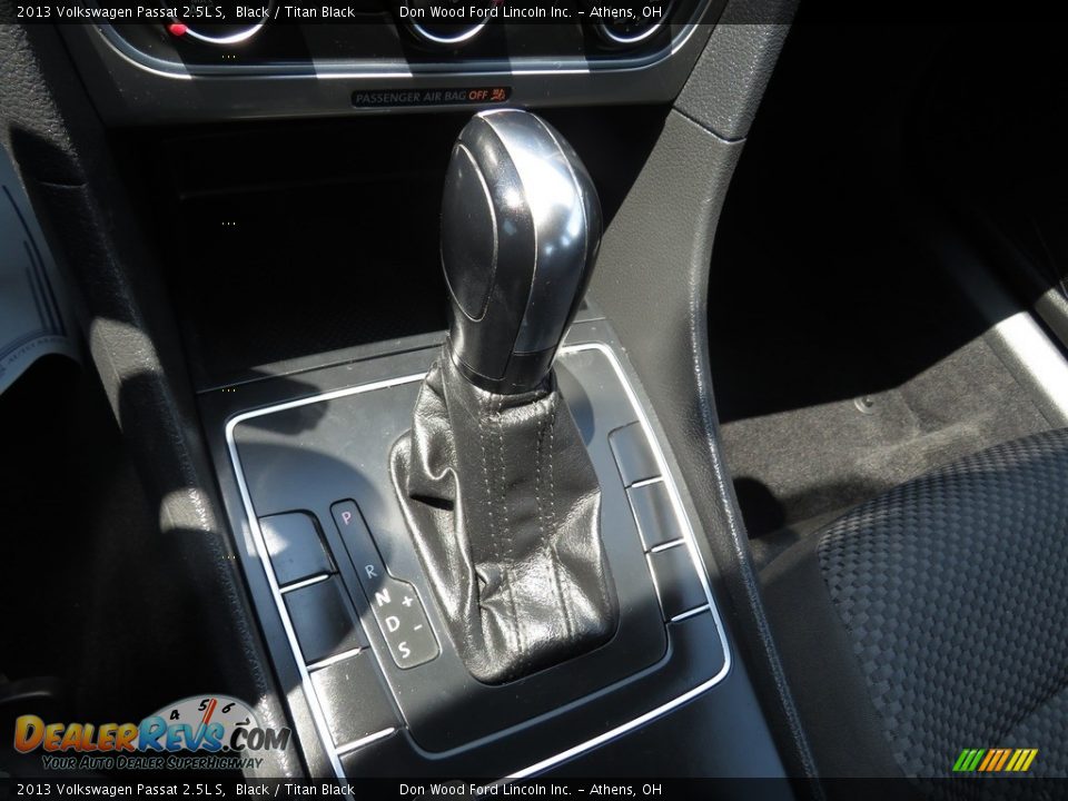 2013 Volkswagen Passat 2.5L S Black / Titan Black Photo #34