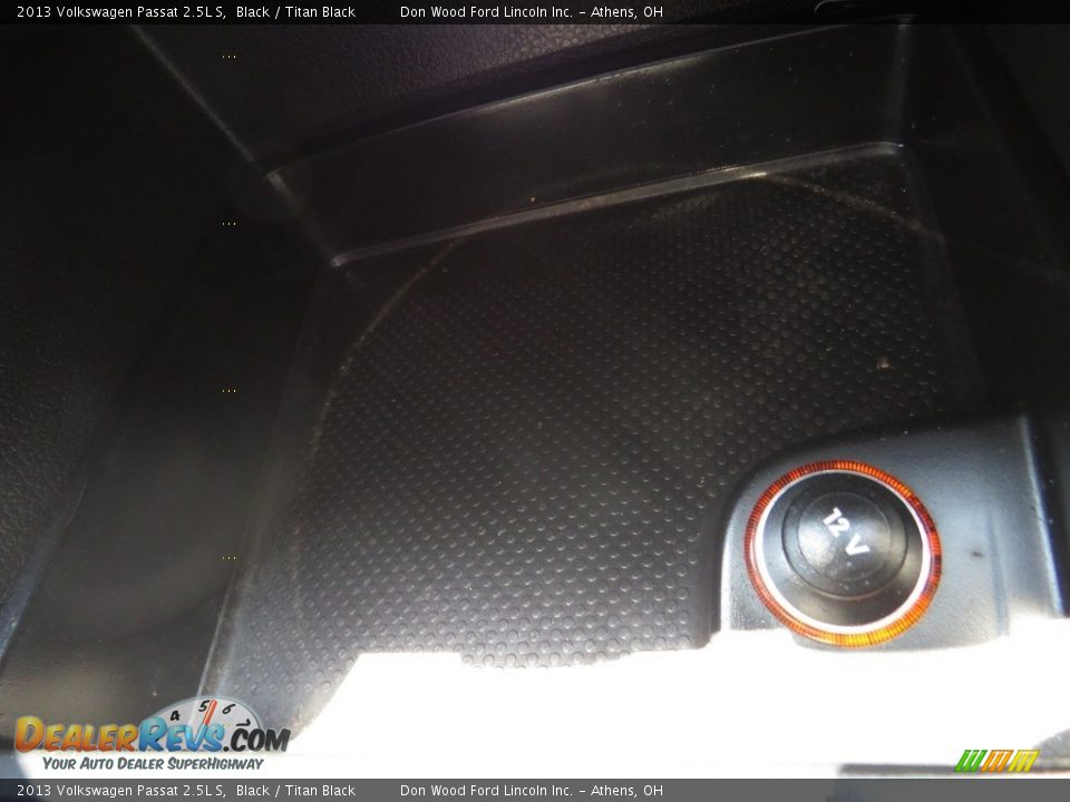 2013 Volkswagen Passat 2.5L S Black / Titan Black Photo #35