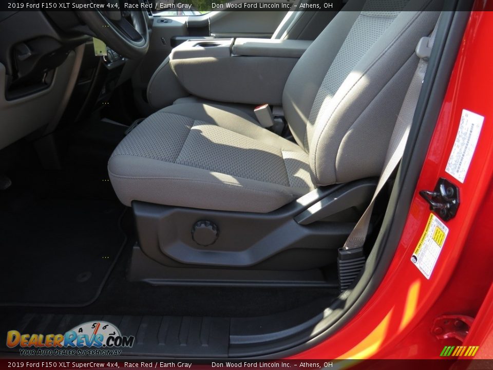 2019 Ford F150 XLT SuperCrew 4x4 Race Red / Earth Gray Photo #16