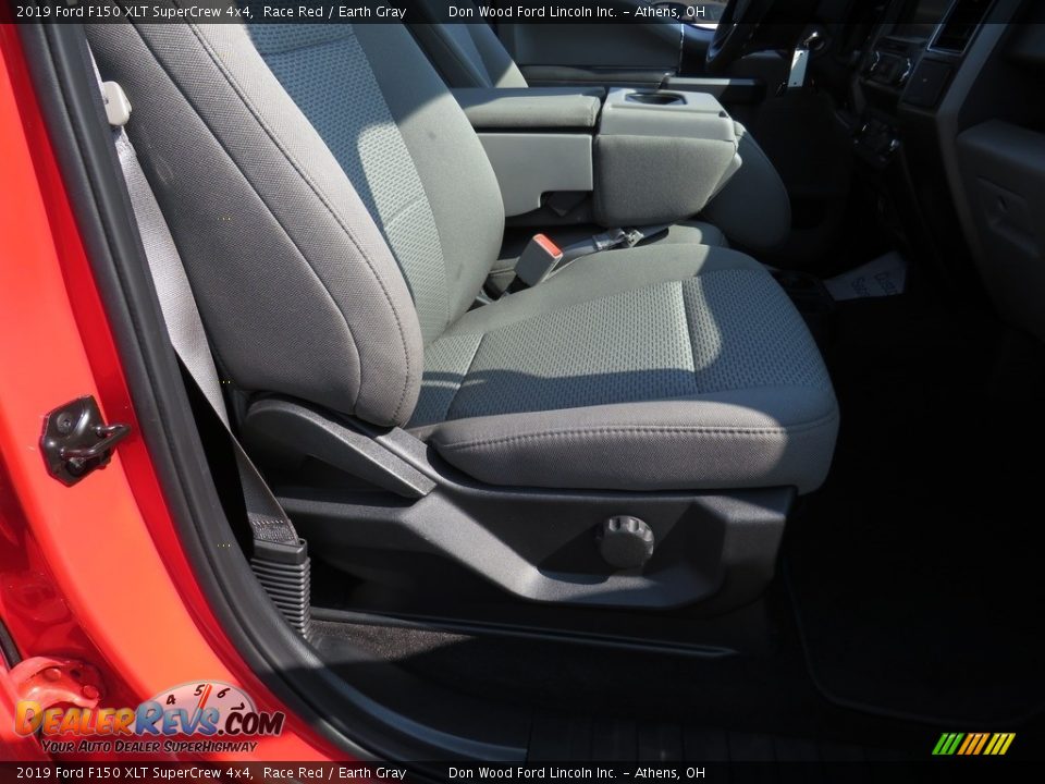 2019 Ford F150 XLT SuperCrew 4x4 Race Red / Earth Gray Photo #24