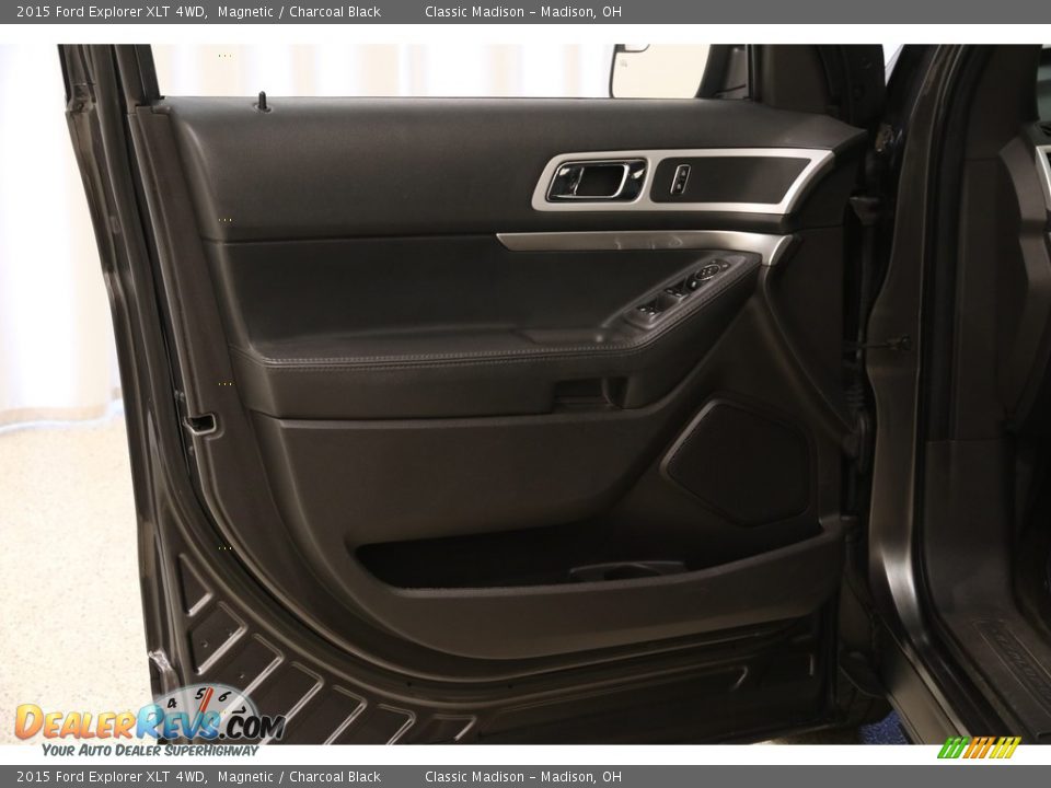 2015 Ford Explorer XLT 4WD Magnetic / Charcoal Black Photo #5