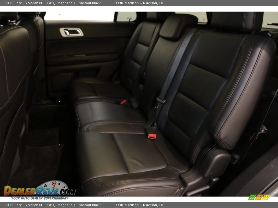 2015 Ford Explorer XLT 4WD Magnetic / Charcoal Black Photo #20