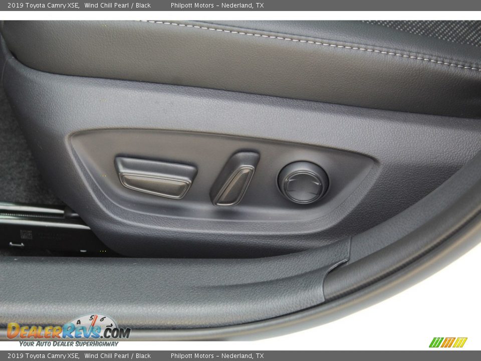 2019 Toyota Camry XSE Wind Chill Pearl / Black Photo #11
