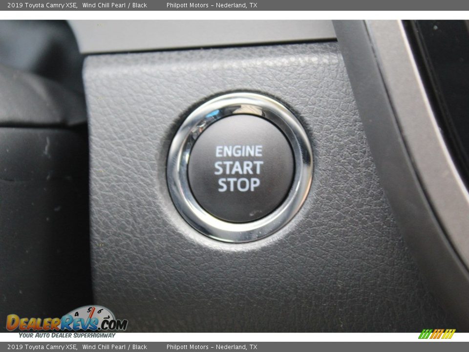 2019 Toyota Camry XSE Wind Chill Pearl / Black Photo #17