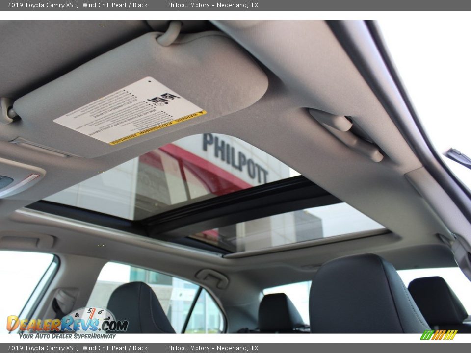 2019 Toyota Camry XSE Wind Chill Pearl / Black Photo #20