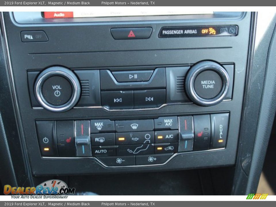 2019 Ford Explorer XLT Magnetic / Medium Black Photo #15