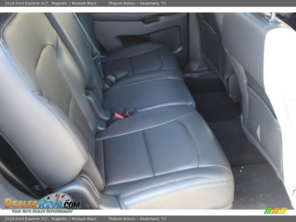 2019 Ford Explorer XLT Magnetic / Medium Black Photo #24