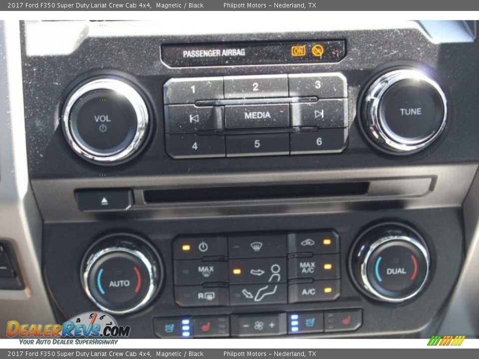 2017 Ford F350 Super Duty Lariat Crew Cab 4x4 Magnetic / Black Photo #13