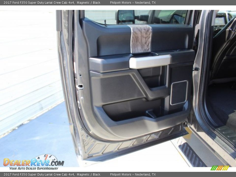 2017 Ford F350 Super Duty Lariat Crew Cab 4x4 Magnetic / Black Photo #18