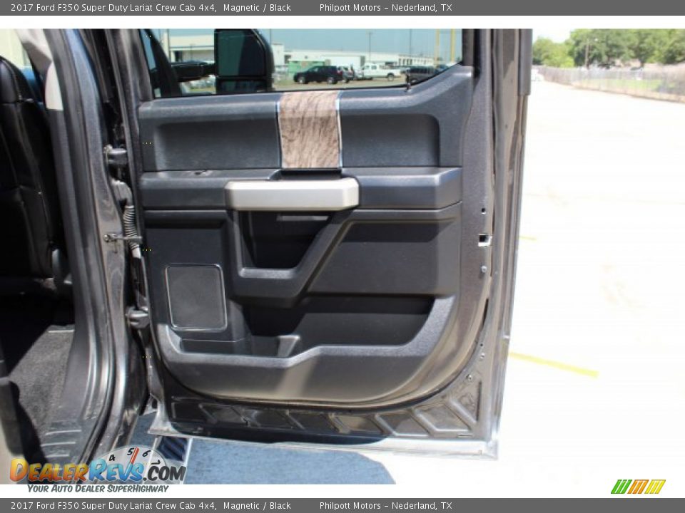 2017 Ford F350 Super Duty Lariat Crew Cab 4x4 Magnetic / Black Photo #23