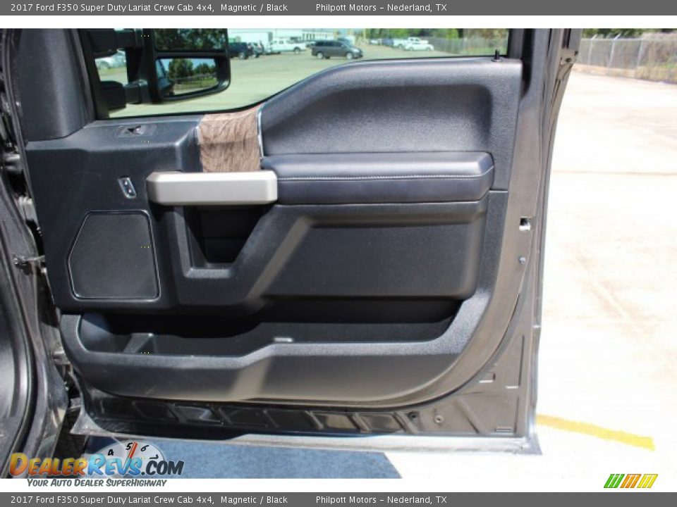 2017 Ford F350 Super Duty Lariat Crew Cab 4x4 Magnetic / Black Photo #25