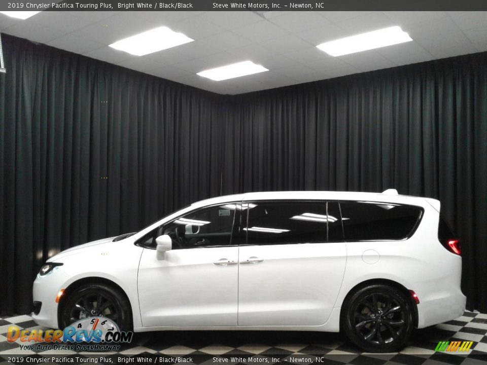 2019 Chrysler Pacifica Touring Plus Bright White / Black/Black Photo #1
