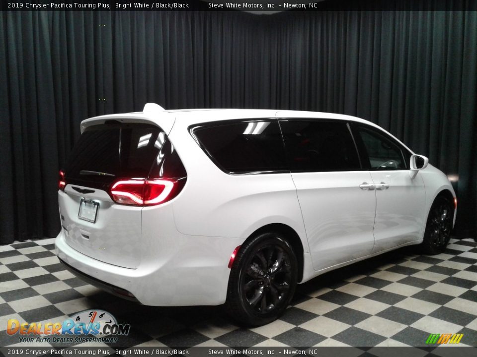 2019 Chrysler Pacifica Touring Plus Bright White / Black/Black Photo #6