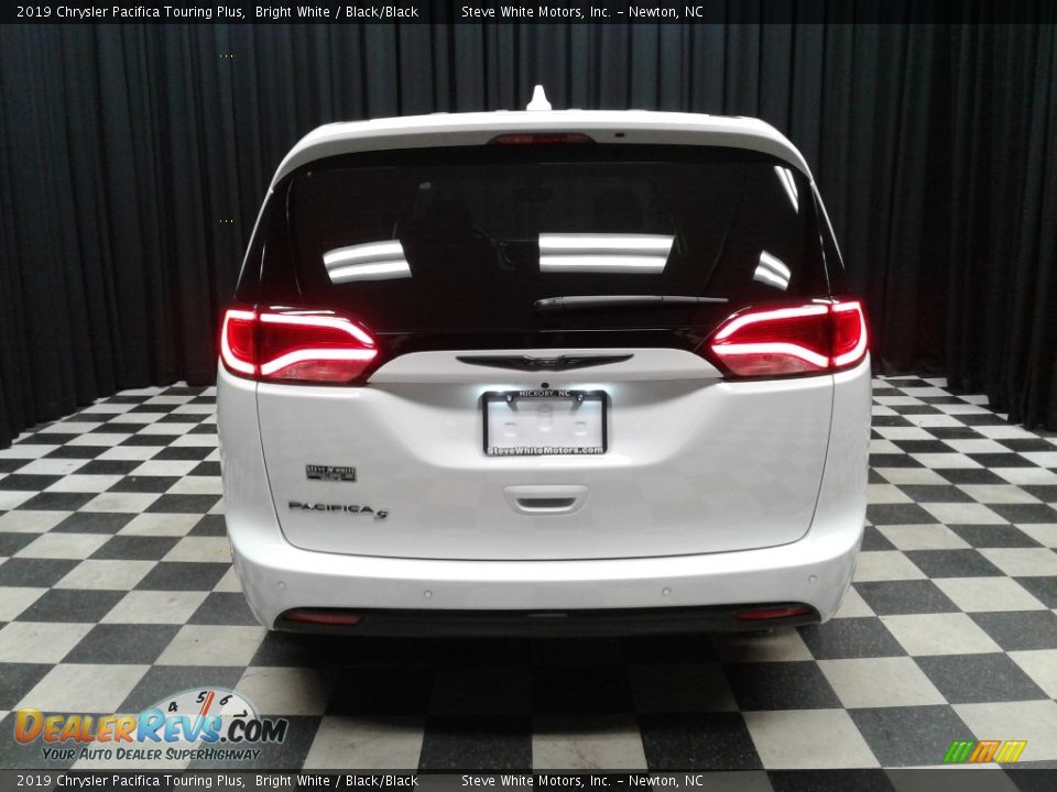 2019 Chrysler Pacifica Touring Plus Bright White / Black/Black Photo #7