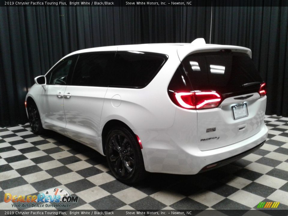 2019 Chrysler Pacifica Touring Plus Bright White / Black/Black Photo #8