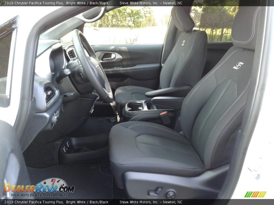 2019 Chrysler Pacifica Touring Plus Bright White / Black/Black Photo #10