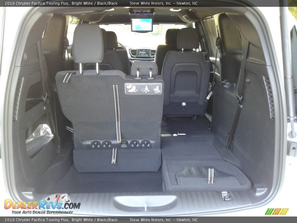 2019 Chrysler Pacifica Touring Plus Bright White / Black/Black Photo #15