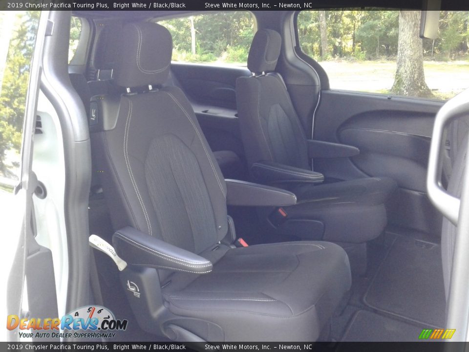 2019 Chrysler Pacifica Touring Plus Bright White / Black/Black Photo #17