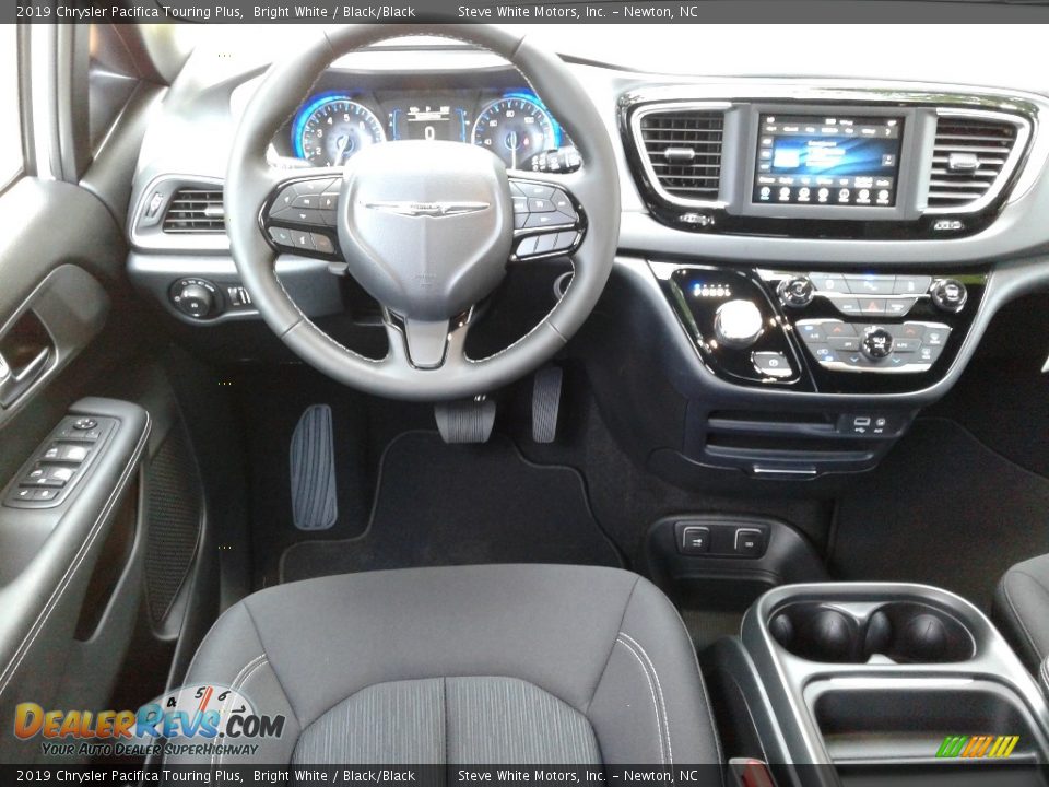 2019 Chrysler Pacifica Touring Plus Bright White / Black/Black Photo #33