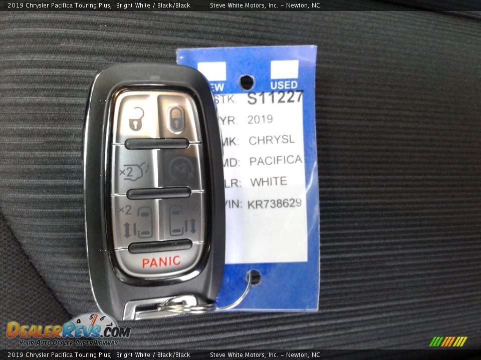 2019 Chrysler Pacifica Touring Plus Bright White / Black/Black Photo #34